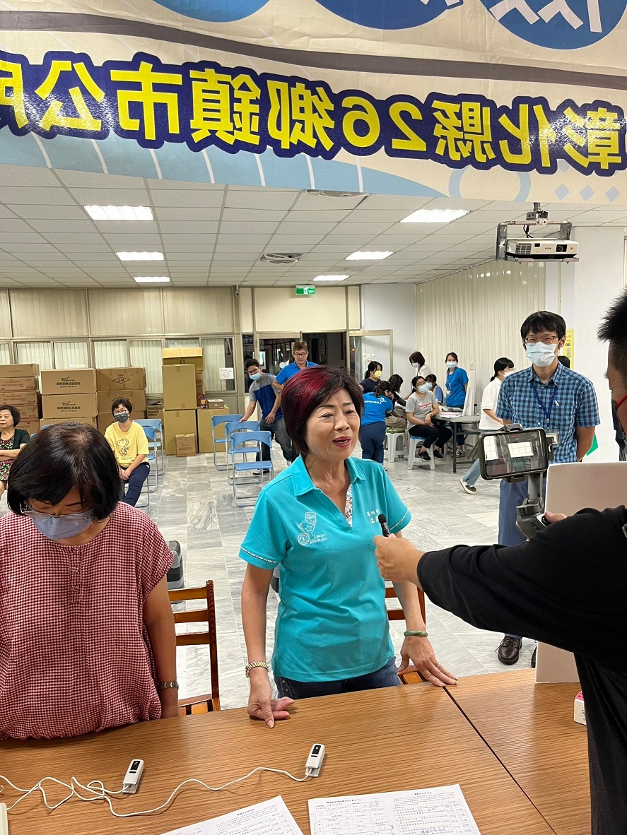 112年10月26日溪州鄉公所體適能列車 由鄉長江淑芬帶領下，共有57人參與檢測。照片3