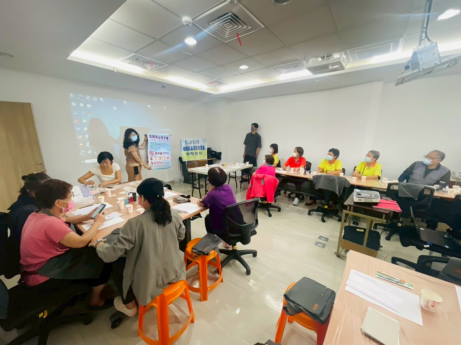 114年7月10日志工聯繫會議照片5
