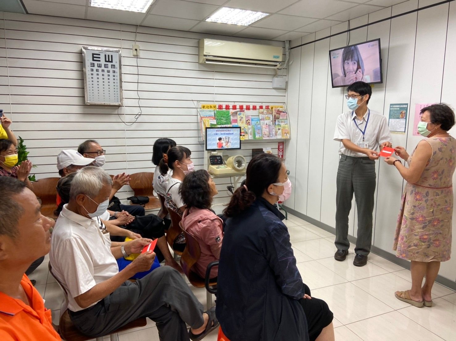 病友支持團體頒獎 相本