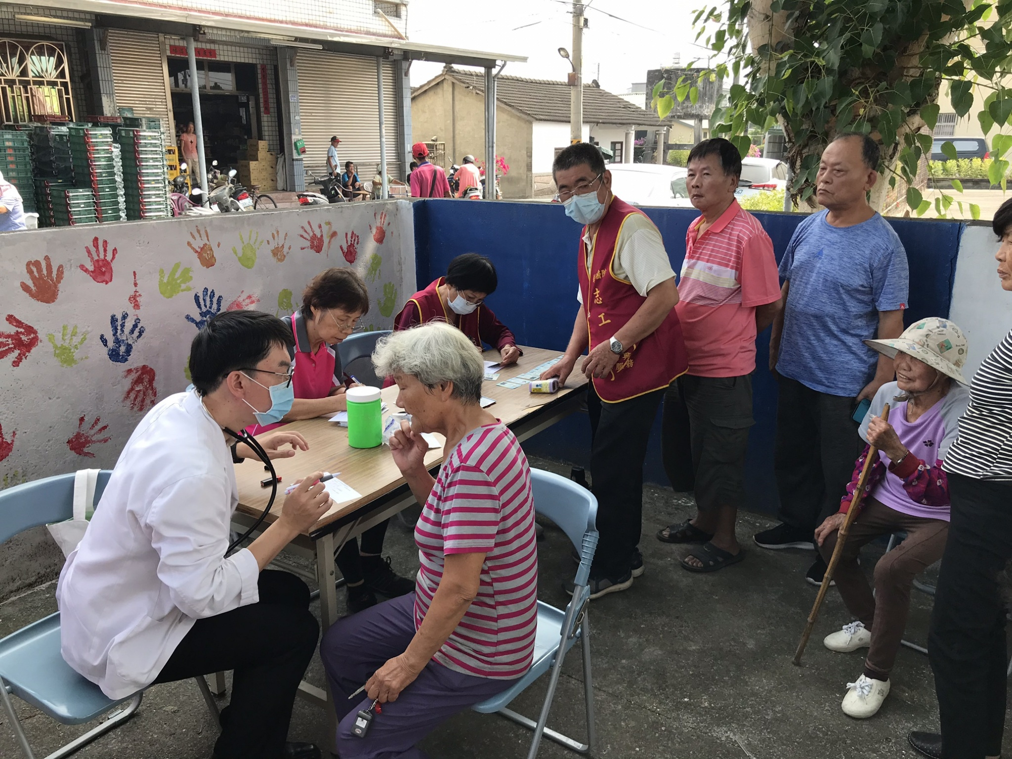 109年10月16日榮光活動中心流感設站照片3