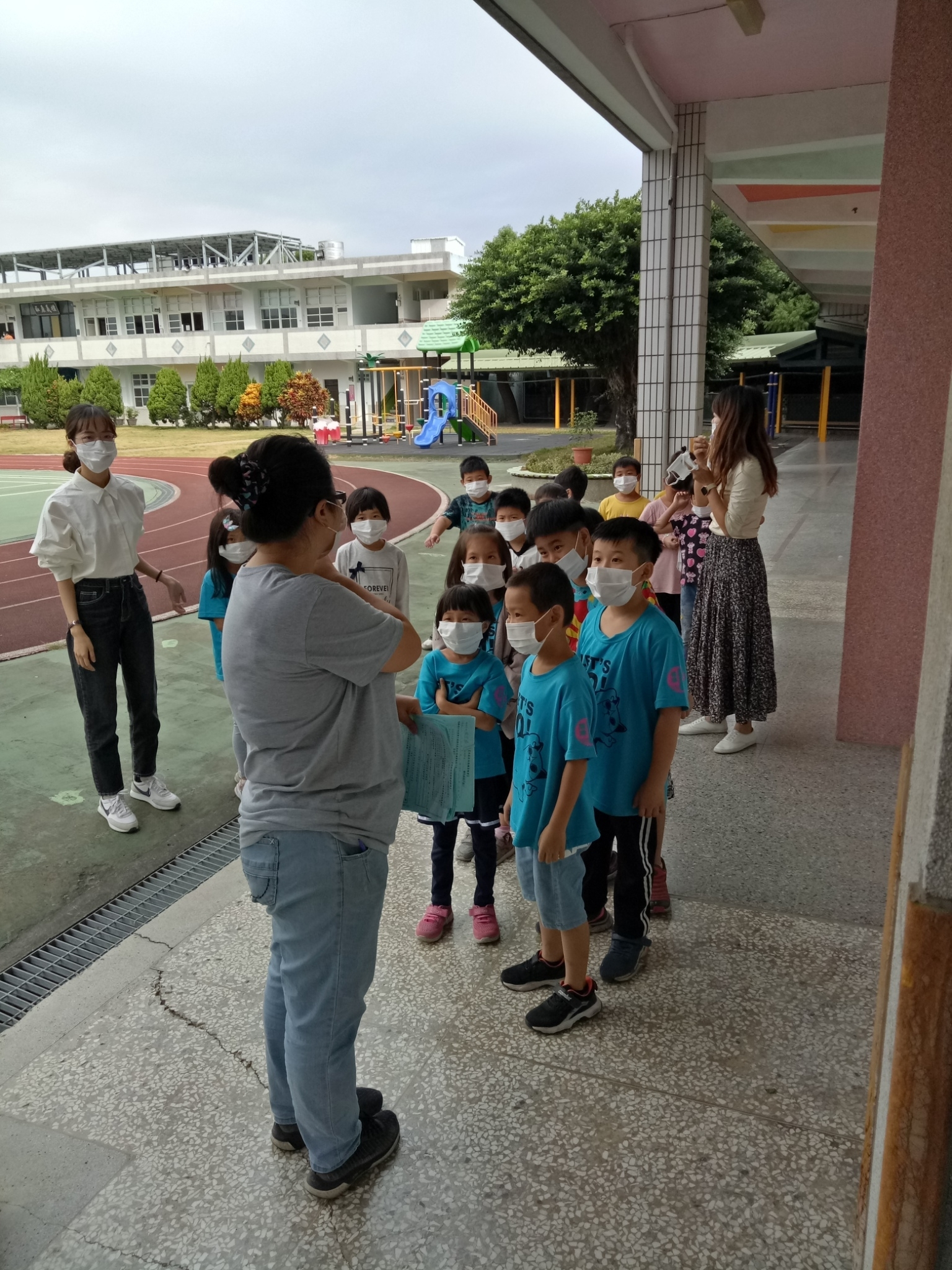 109年11月9日溪州潮洋國小流感疫苗施打照片1