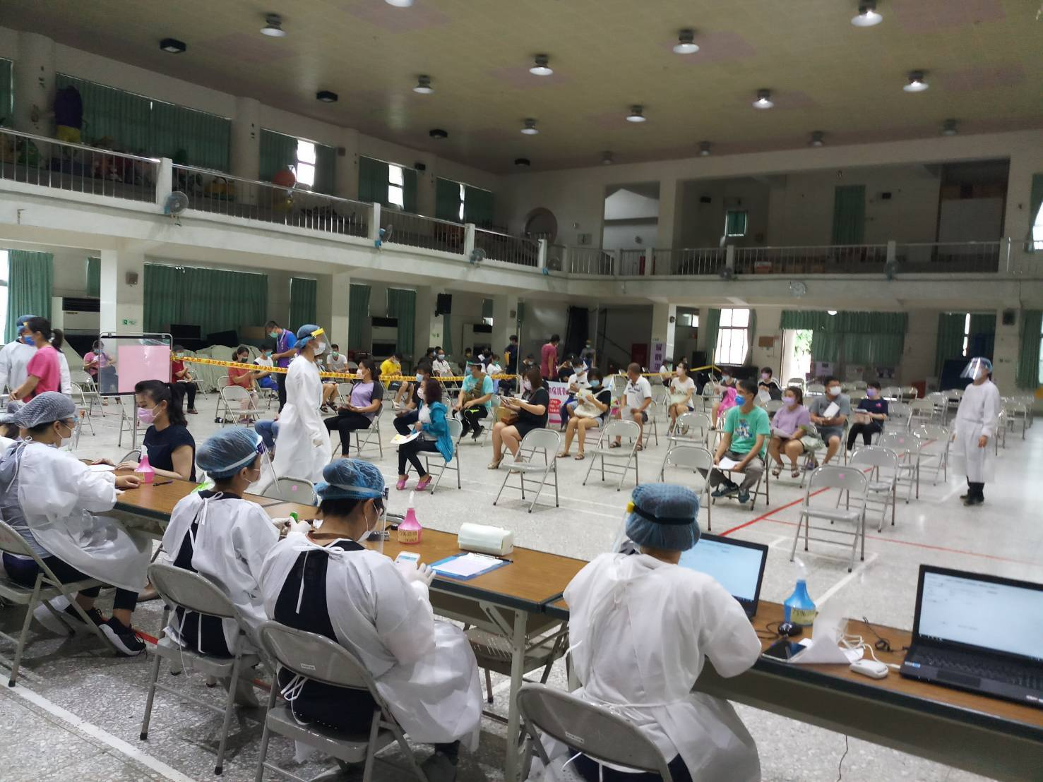 110年7月31日溪州國小設站新冠疫苗施打照片1