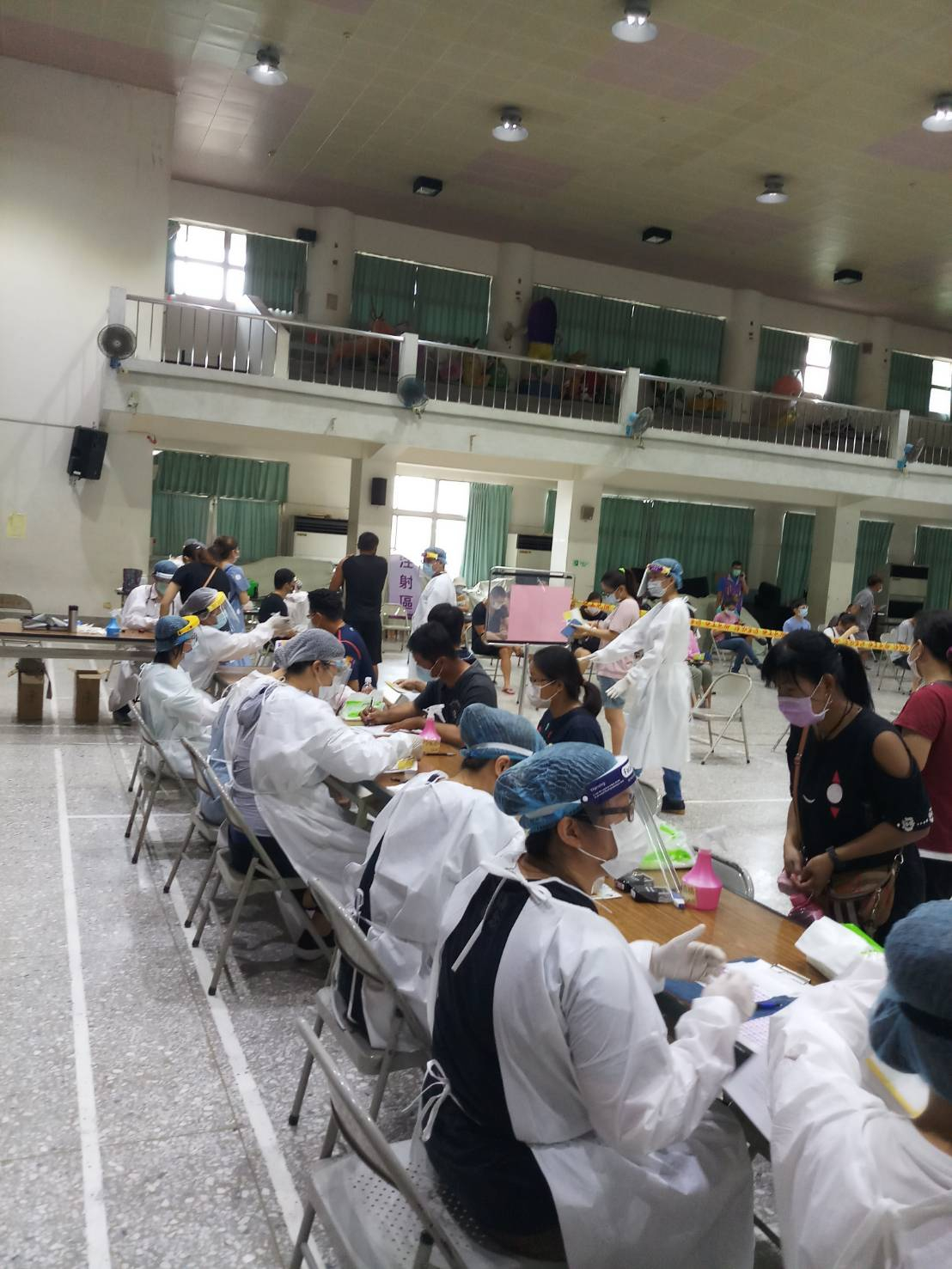 110年7月31日溪州國小設站新冠疫苗施打照片9