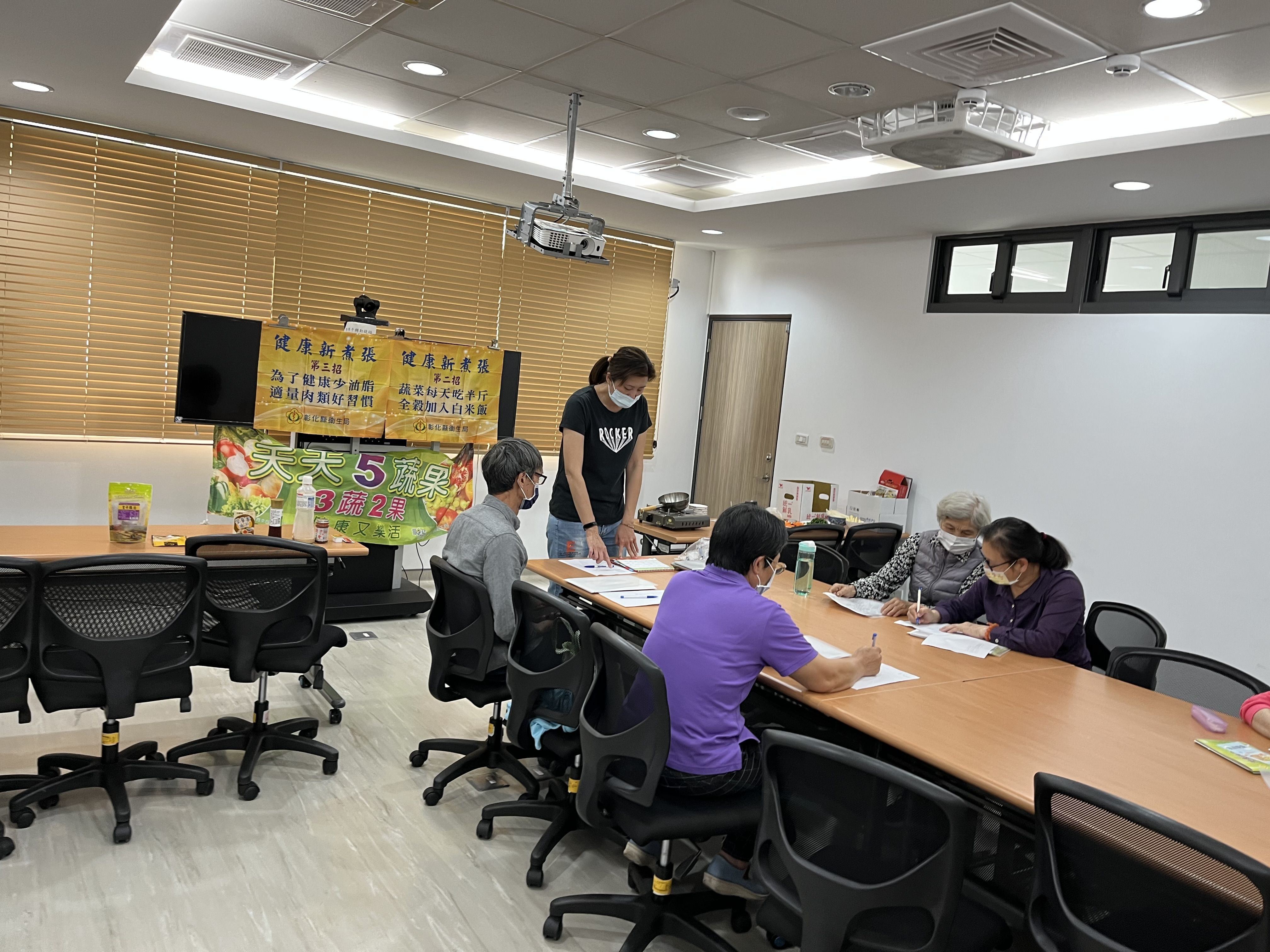 111年4月7日(四)健康新煮張宣導活動照片3
