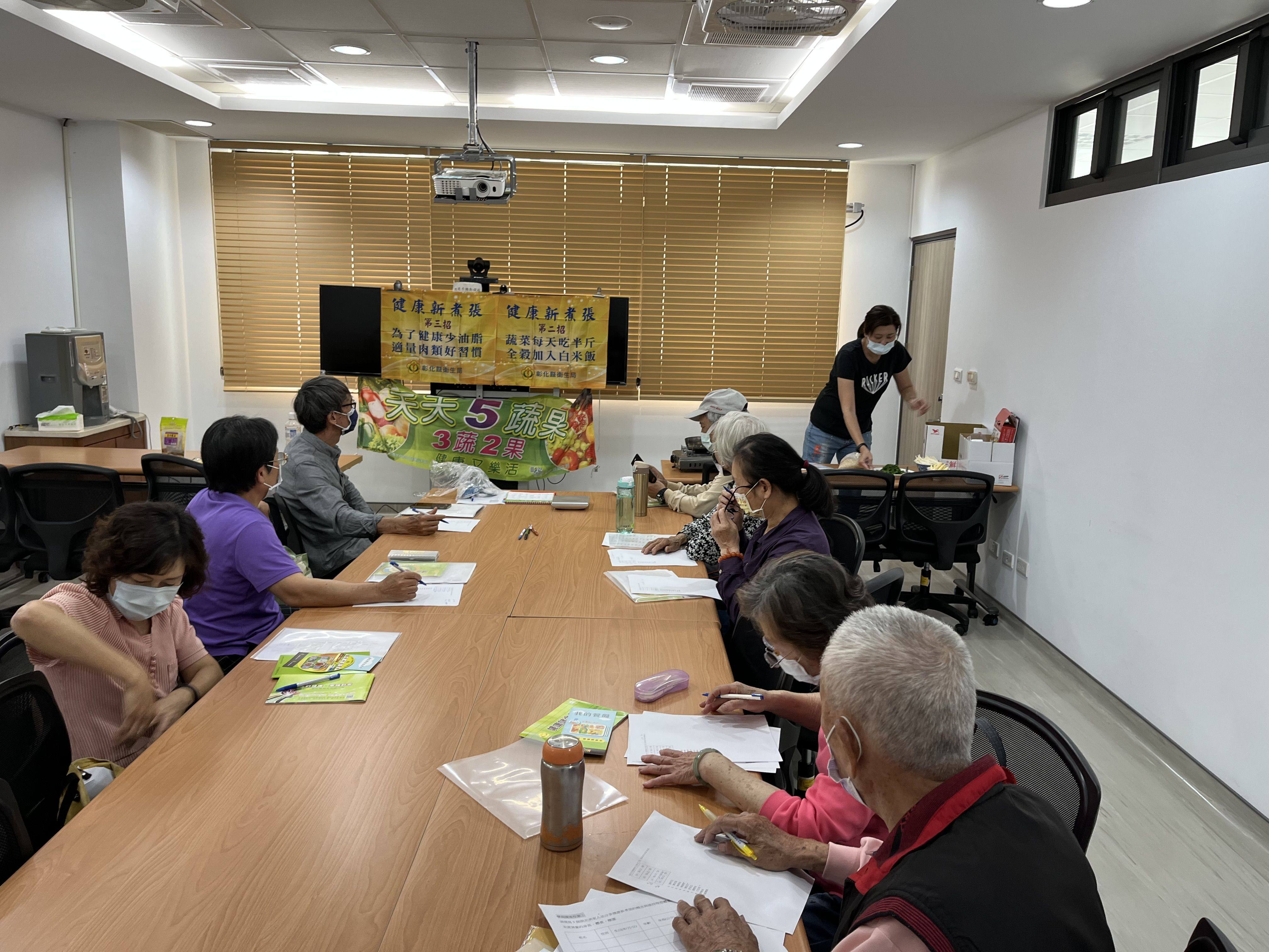 111年4月7日(四)健康新煮張宣導活動照片5